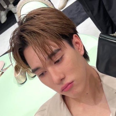 bbyunfirsty's tweet photo. ได้เล่นกับตัวเองงะครับ https://t.co/gGAYRh2div