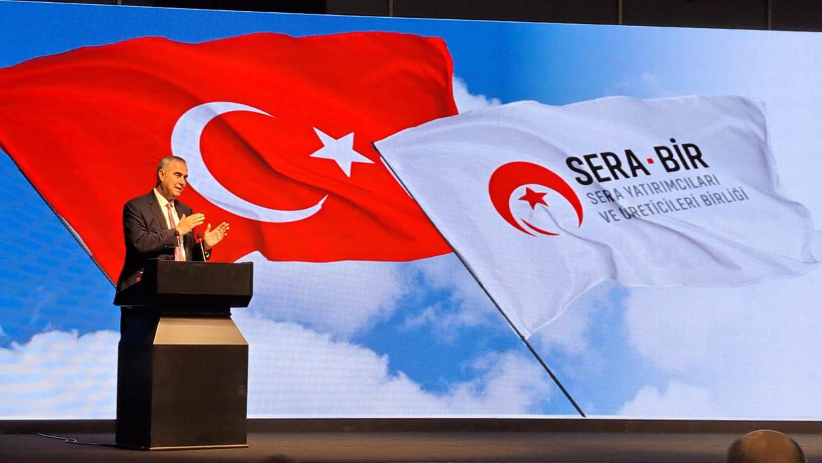 sururicorabatir's tweet photo. Bugün Sera-Bir Derneği tarafından düzenlenen Modern Seracılık Zirvesi'ne katılarak sektör temsilcileri ve üreticilerle bir araya geldik.

Tarımda teknoloji, verimlilik ve sürdürülebilirlik temelinde atılacak her adım, ülkemizin gıda güvenliği ve ekonomik kalkınması için büyük önem taşıyor. Bu anlamda, seracılığın güçlenmesi, üreticilerimizin desteklenmesi modern tarımın geleceği adına umut verici bir vizyon ortaya koyuyor.

Başta Sera-Bir Yönetim Kurulu Başkanı Onur Girdap olmak üzere, emeği geçen herkese teşekkür ediyorum.