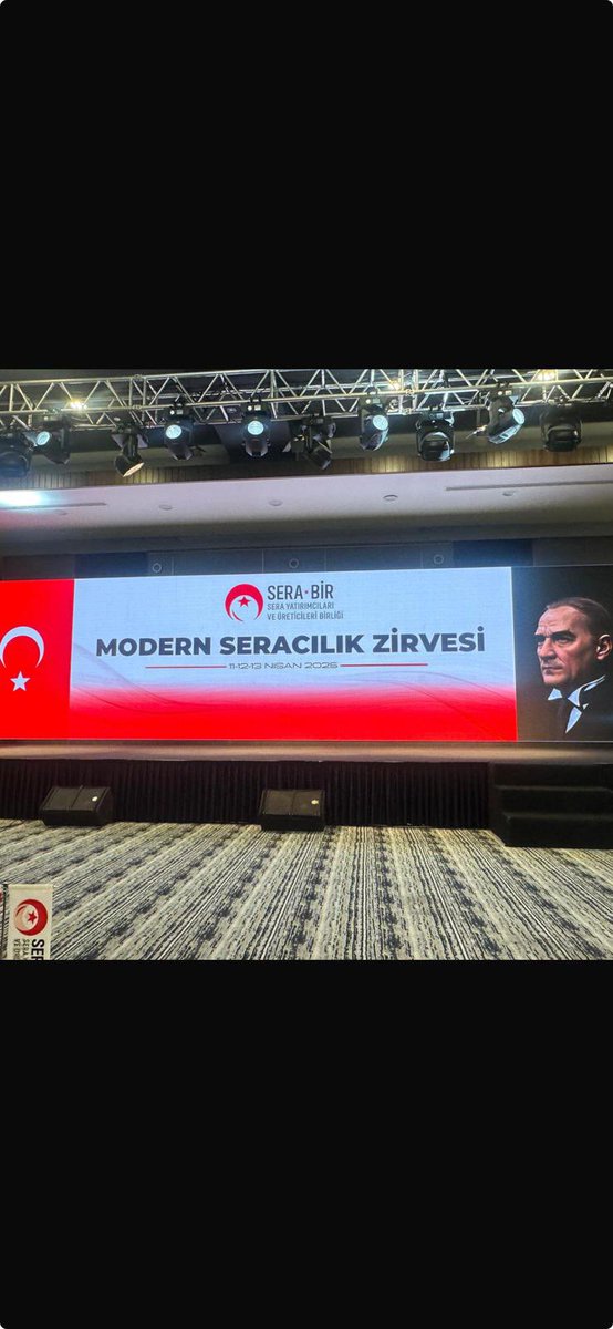 Bugün Sera-Bir Derneği tarafından düzenlenen Modern Seracılık Zirvesi'ne katılarak sektör temsilcileri ve üreticilerle bir araya geldik.

Tarımda teknoloji, verimlilik ve sürdürülebilirlik temelinde atılacak her adım, ülkemizin gıda güvenliği ve ekonomik kalkınması için büyük