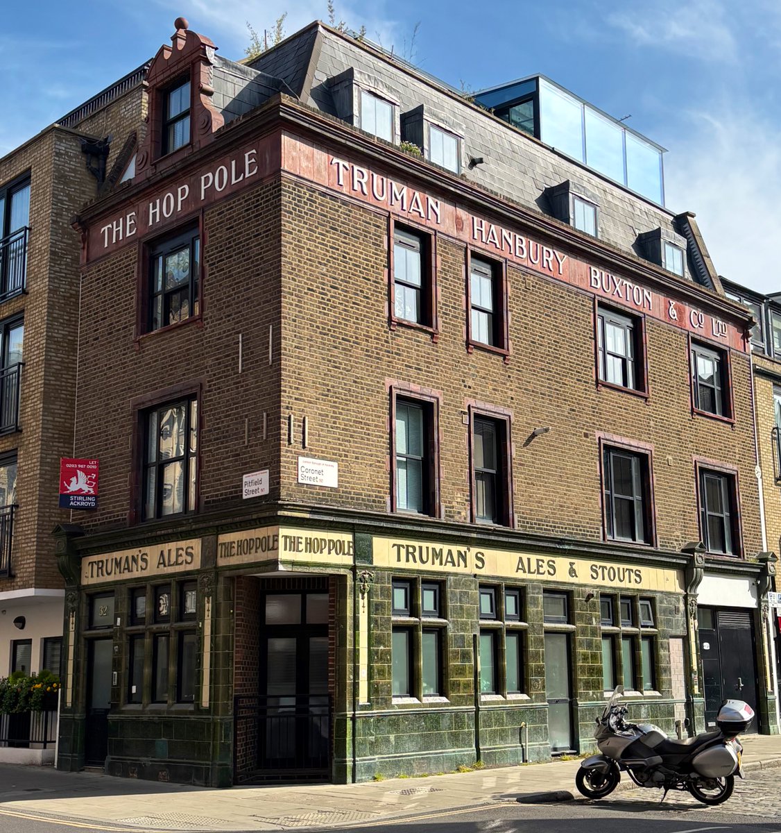 LondonPubMap's tweet photo. Dead pub. #hoppoles #deadpub https://t.co/YqF4txZnkb