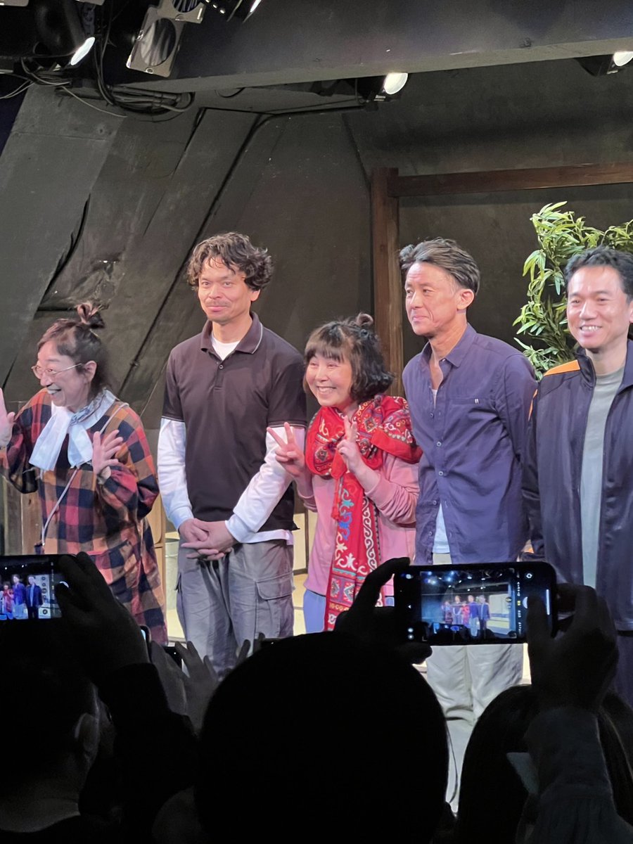 #ふくふくや ＃大串枠子の日常
２日目終了しました。
ご来場くださった皆様ありがとうございました‼️
劇場ではお客様の笑い声やエネルギーに乗せていただき、枠子の日常を全力の通常でお届けしております。
平日夜と19日(土)夜がオススメ‼️
沢山の方にお届けしたい‼️
おいでませ、OFF・OFFシアター‼️