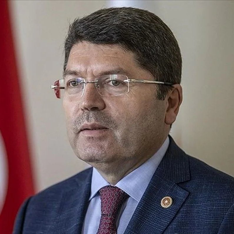 aykiri's tweet photo. Adalet Bakanı Yılmaz Tunç:

- Türkiye Cumhuriyeti Devleti, demokratik bir hukuk devletidir. 

- Yargımız her zamankinden bağımsız ve tarafsızdır. Bunu hazmedemeyenler var. https://t.co/JqThTW97zB