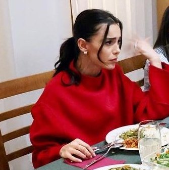 okimary_'s tweet photo. a moment of appreciation 👑 our queen  deserves an award for having this kind of commitment to this weak show😭😭she's clearly exhausted, hungry and tired but gave her best in that scene https://t.co/mVCv5L8Lcs