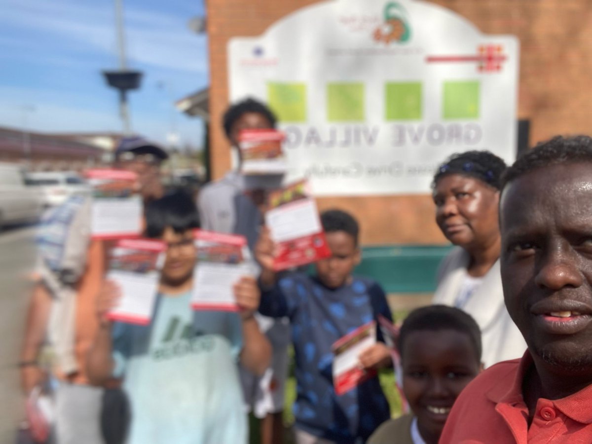 LabourArdwick's tweet photo. Great day leafletting in Grove Village with Ardwick Labour &amp; local youth! Productive doorstep chats, sunny weather, and a buzzing community out enjoying the day. 🌞✊ @LabourArdwick @McrLabour @AfzalKhanMCR @bevcraig https://t.co/KxyTEOCDgz