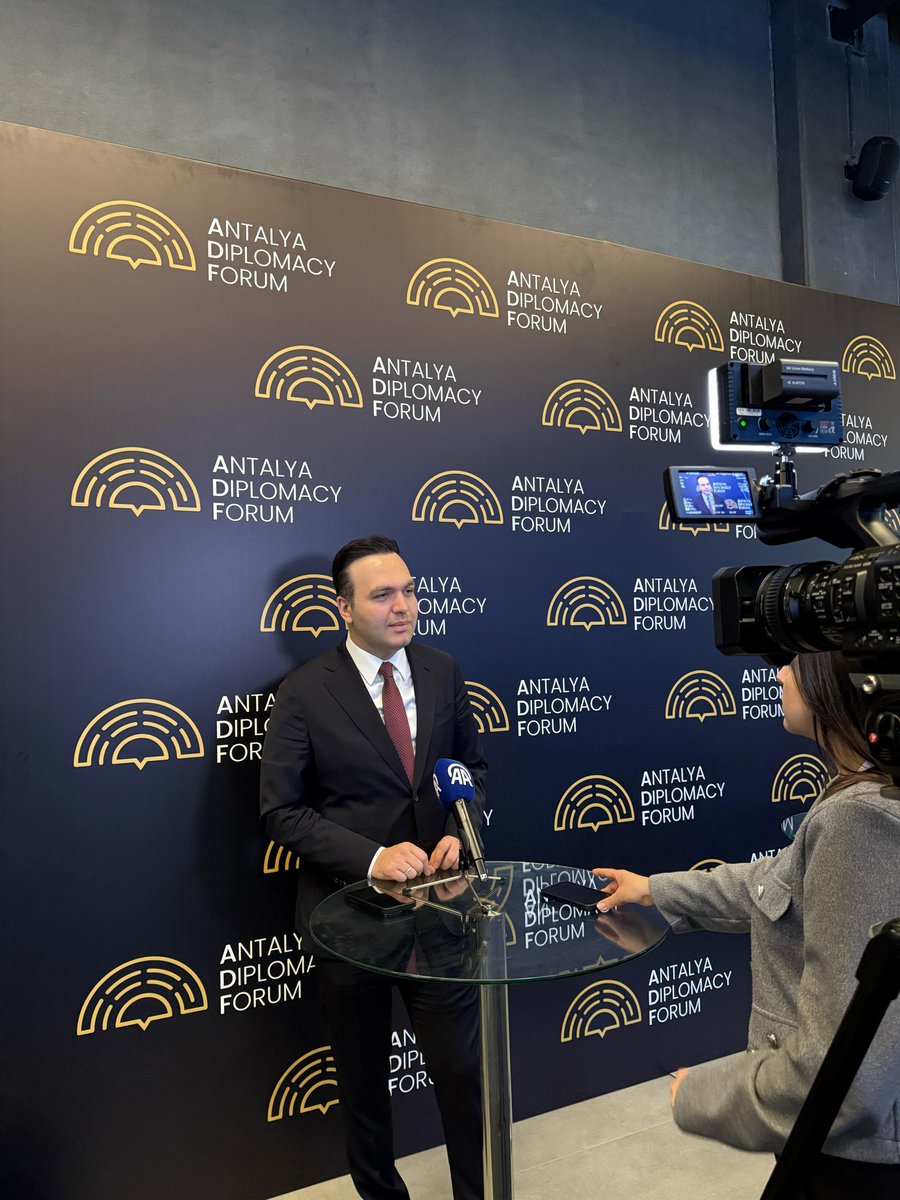 avyusufibis's tweet photo. 📍Antalya Diplomasi Forumu

Forum kapsamında Anadolu Ajansı'na röportaj verdik.

Küresel adalet arayışından Türkiye'nin diplomatik vizyonuna, gençliğin konumundan uluslararası sorumluluk bilincine kadar pek çok başlığı konuştuk. 🙋🏻‍♂️ https://t.co/SG9mZLgOAp