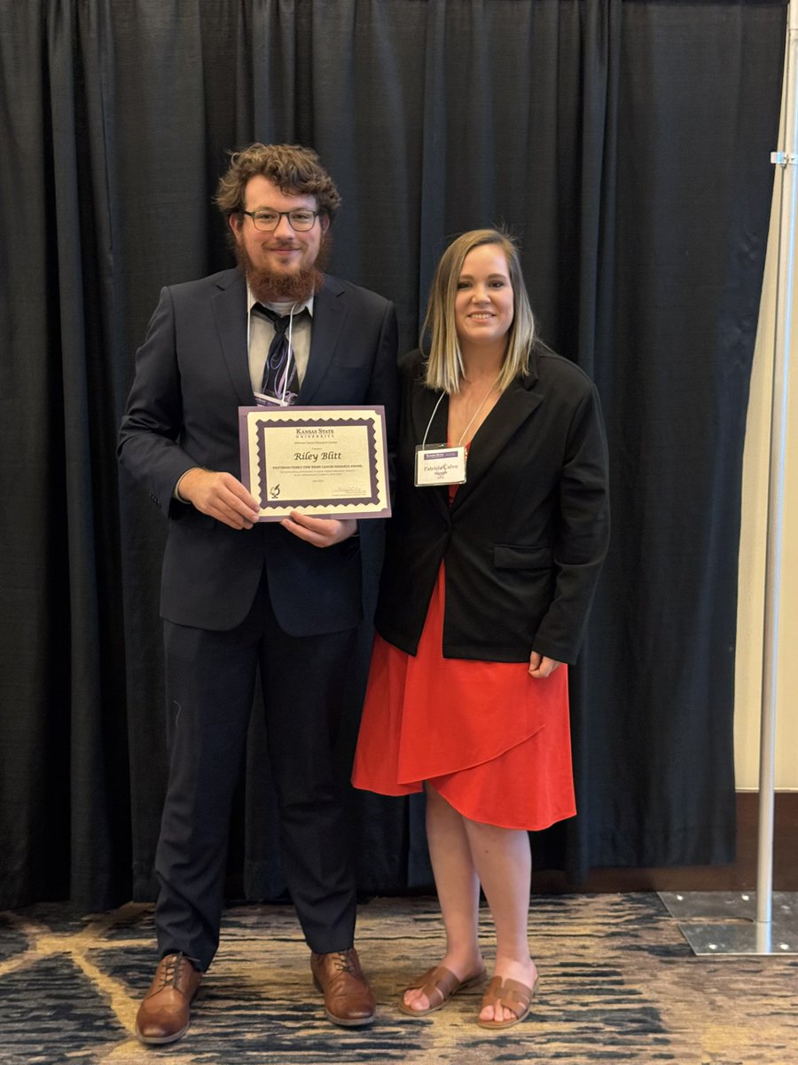Calvo Lab (@calvolab_ksu) on Twitter photo Congratulations to our students who received awards last night at the <a href="/KStateCancerRes/">K-State Cancer Research</a> banquet! Prabhleen, Veronica and Riley received undergraduate research awards and Graham received a summer research fellowship and travel award 🎊😊 Congratulations to our students who received awards last night at the <a href="/KStateCancerRes/">K-State Cancer Research</a> banquet! Prabhleen, Veronica and Riley received undergraduate research awards and Graham received a summer research fellowship and travel award 🎊😊