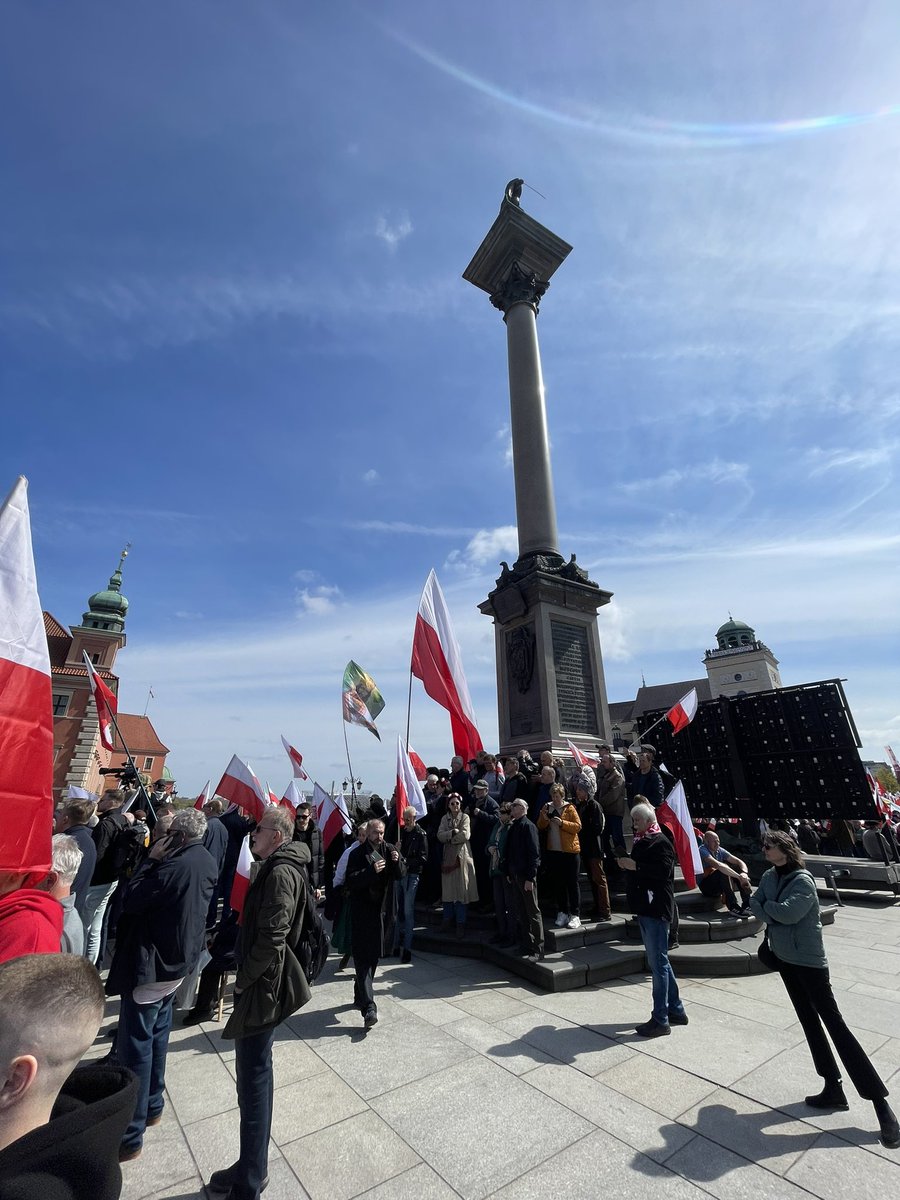 luk_kaminski's tweet photo. Jesteśmy i również celebrujemy #1000latPL 🇵🇱 https://t.co/4kqm3gKxqG