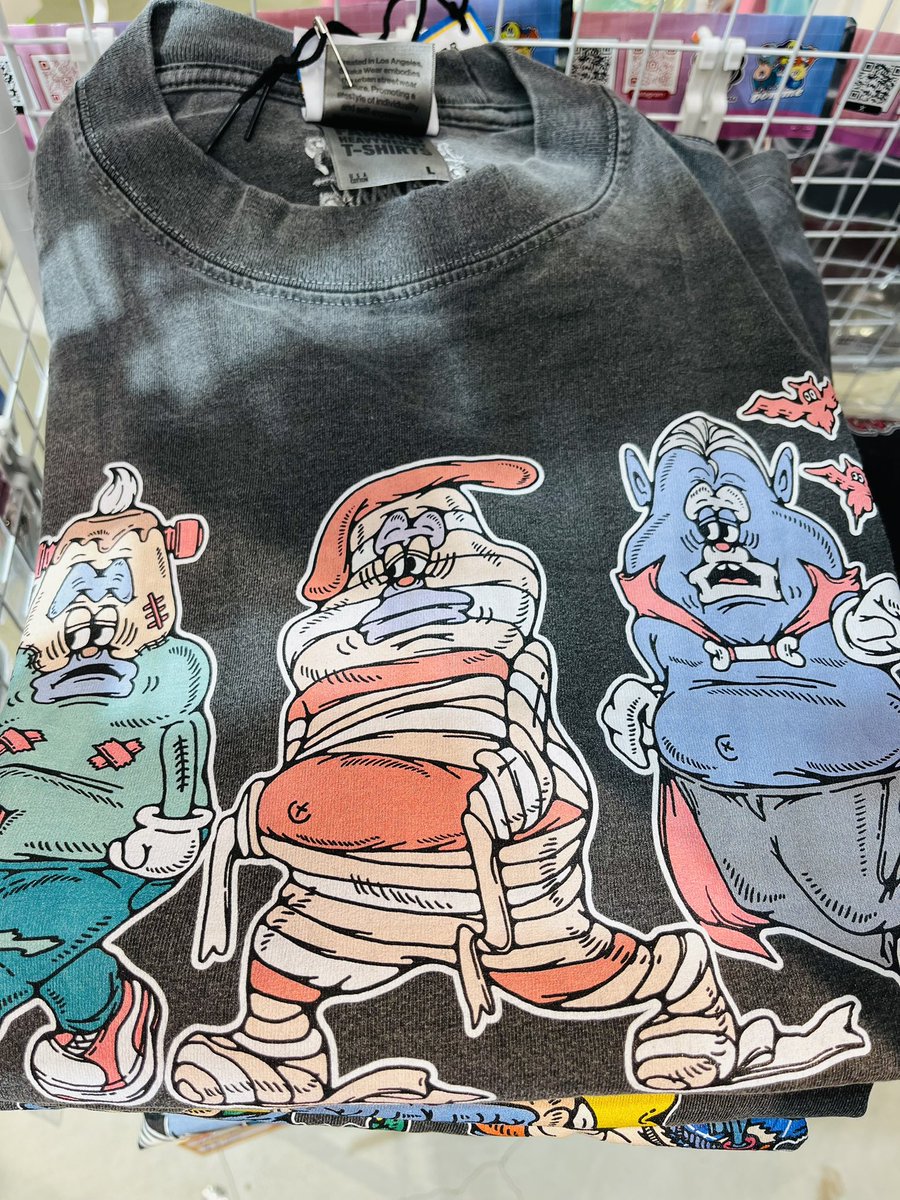愛と狂気のマーケット行ってきた✌️
戦利品なり！！

ガチャも10回回して、Tシャツも買ってきたぬんL(´^ω^｀)」

大満足じゃ！！

 #愛と狂気のマーケット  <a href="/MIXFUR_PLANNING/">MIXFUR PLANNING</a> さん
<a href="/tbr3150/">ちょけ(TOMBOY RUG)</a> さん
ありがとうございました🙏