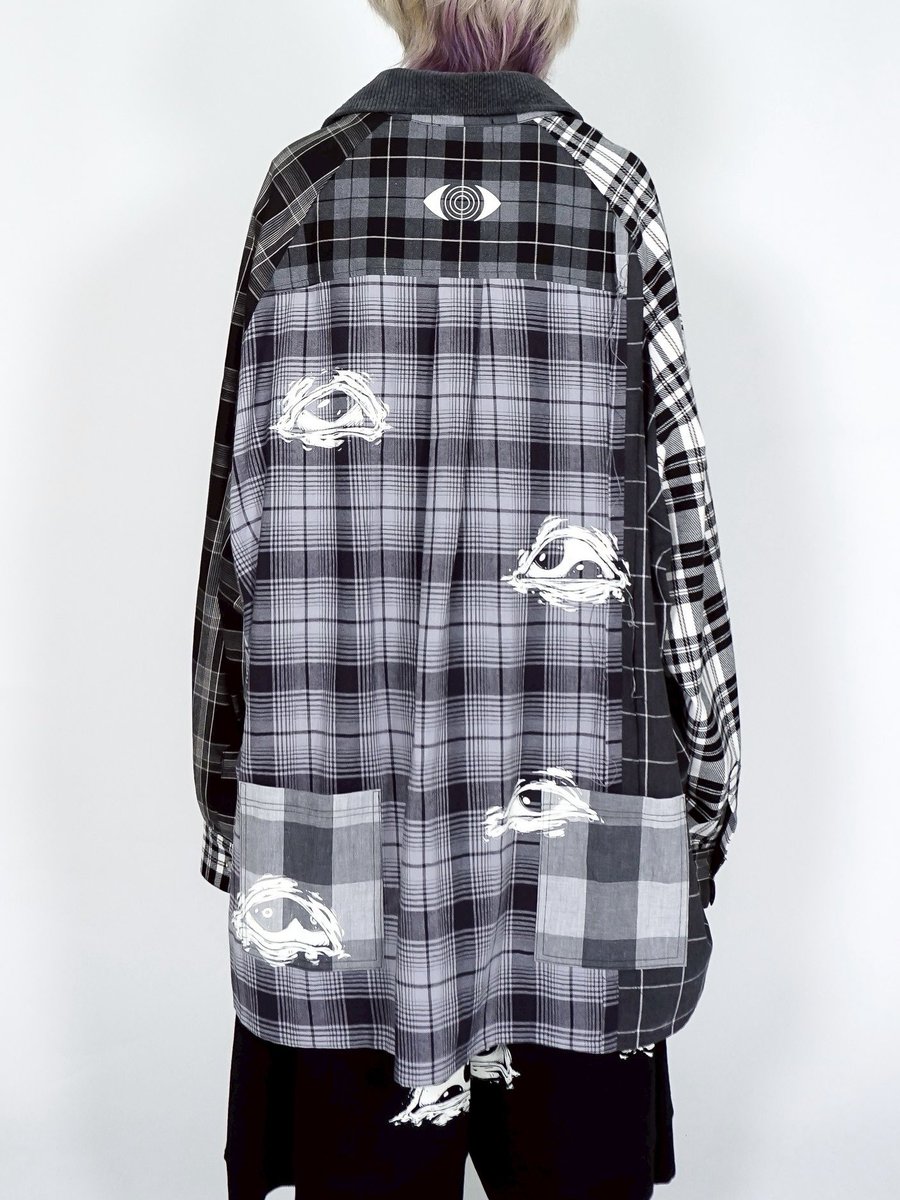 コンバンハー👁‍🗨
ウェブショップ更新しました!

本日は、、、
M:EのパッチワークシャツをUP!!
複数のチェック生地を使用し製作、更にランダムで目のデザインをシルクスクリーンでプリントした1点もの仕上げのスペシャルな1着です👀♩

是非ともご覧くださいませー👁‍🗨👁‍🗨

dr-select.ocnk.net/product-list/26