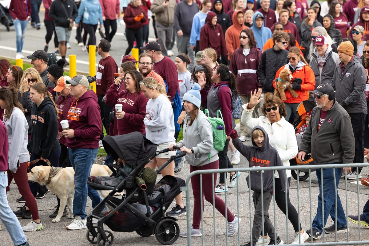 StudentsAtVT's tweet photo. Today the community comes together to honor the 32 students and faculty whose vibrant lives were tragically lost in 2007. Community members are invited to walk, jog, or run in the 3.2 for 32 Run in Remembrance.
The #VT32Run begins at 9 a.m. 🧡 https://t.co/tsxFYjo3Iu