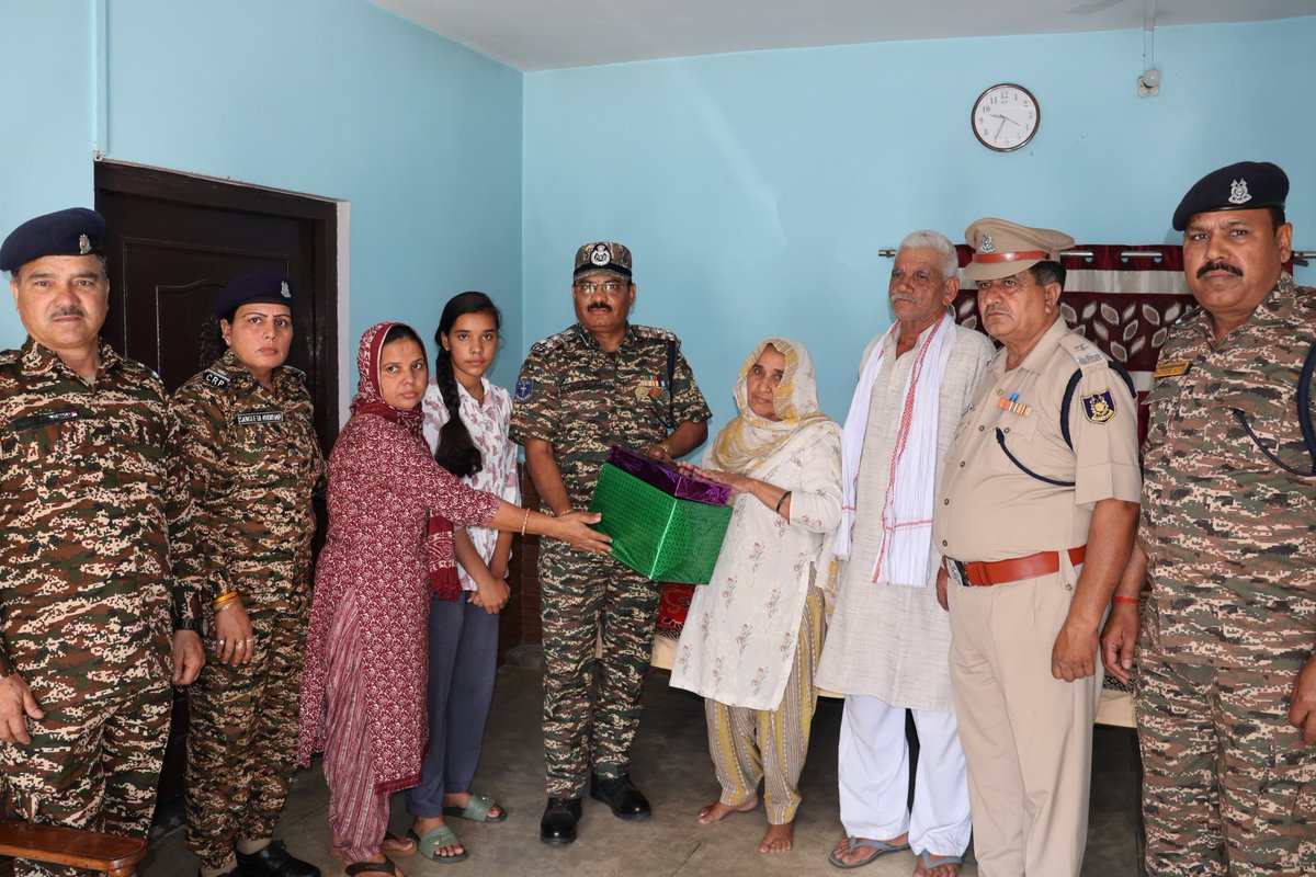 Subhash Chander, DIGP, GC Rampur personally interacted with families of Shaheed Narendra Singh, Vill-Jhebri to discuss their issues. DIGP assured them that CRPF are stood with our family of Martyrs and they can approach CRPF any time for redressal of grievances/problems.