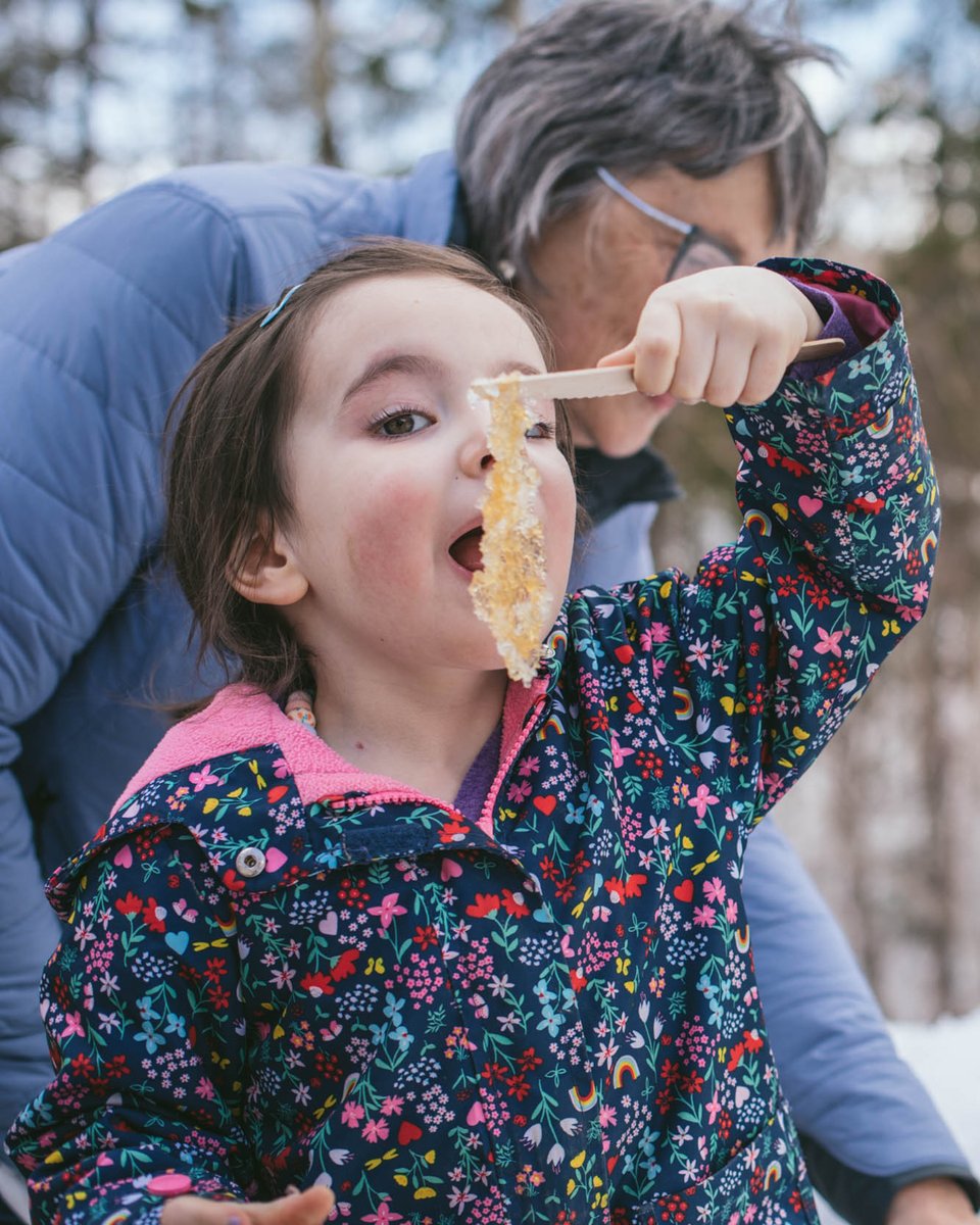 AlimentsNB's tweet image. Que ce soit du beurre d’érable, des bonbons à l’érable ou un filet de sirop sur votre gruau du matin – chaque bouchée est un véritable voyage au cœur du Nouveau-Brunswick!🍁✨ 

#achetezlocalpourdebon #soutenezlocal #siropderablenb
