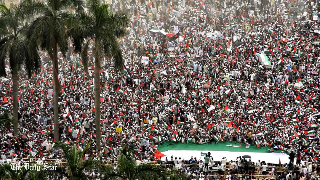 jebinaktarminju's tweet photo. The "March for Gaza" programme concluded this afternoon at Suhrawardy Udyan in Dhaka with a declaration in solidarity with the Palestinian people and demand for action against Israeli aggression.
©️
From Bangladesh 🇦🇪🇧🇩 https://t.co/aE5efCS5AR