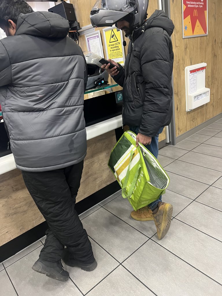 HarrowHornet's tweet photo. @ubereats_uk I ordered @McDonaldsUK and my breakfast was really cold. When I visited the branch why are McDonald's letting drivers in Harrow pick up food without correct bags. @McDonaldsUK if things don't change I will go elsewhere. https://t.co/R3ZOtWyogb