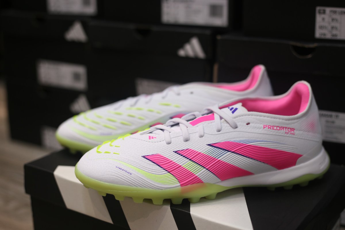 RacineSport's tweet photo. Tu rates des passes et tu crois que c’est ton coéquipier ?
C’est tes chaussures, frérot.
Change de game.
𝗔𝗱𝗶𝗱𝗮𝘀 𝗣𝗿𝗲𝗱𝗮𝘁𝗼𝗿 – 𝟰𝟵 𝟵𝟬𝟬 𝗙 𝗖𝗙𝗔 𝗰𝗵𝗲𝘇 𝗥𝗮𝗰𝗶𝗻𝗲 𝗦𝗽𝗼𝗿𝘁.

#AdidasPredator #RacineSport #FootballStyle #PromoFoot #ChaussuresFoot https://t.co/rbVWvbtY9a