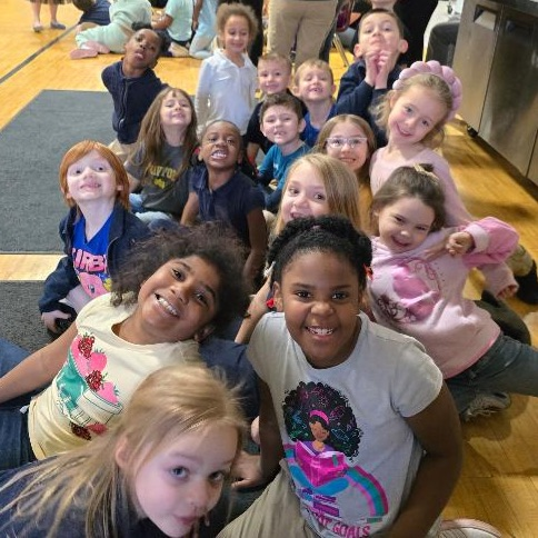 MAGriffons's tweet photo. A little cuteness to start your day! 🥰
#MAexcellence #happykids https://t.co/tUXVd4lcyb