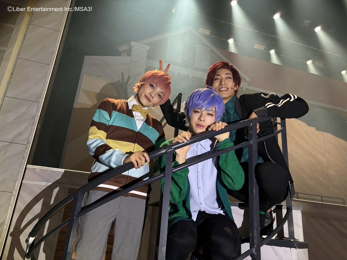 mankai_stage's tweet photo. 🌸🌻MANKAI STAGE『A3!』ACT3! 2025🍁❄

本日、前期公演が終了いたしました✨
劇場、LV、DMM TVでご覧いただいた監督さん、誠にありがとうございました💐

後期公演は4月18日（金）C公演より開幕となります🎭
引き続き、#エーステ の応援よろしくお願いいたします！ https://t.co/lsUKiikFua