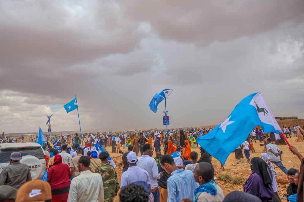 PArlaadi's tweet photo. Waligooda ayey gob ahayeen mamul gobaledka SSC khatum waligoodana way utgaanayeen midnimada Somalia guul iyo goba nimo waxan Sido kale rajeyna mamul gobaleedka somaliland inu kusoo biiro midnimada Somalia 🇸🇴 https://t.co/oAXLJsrjZC