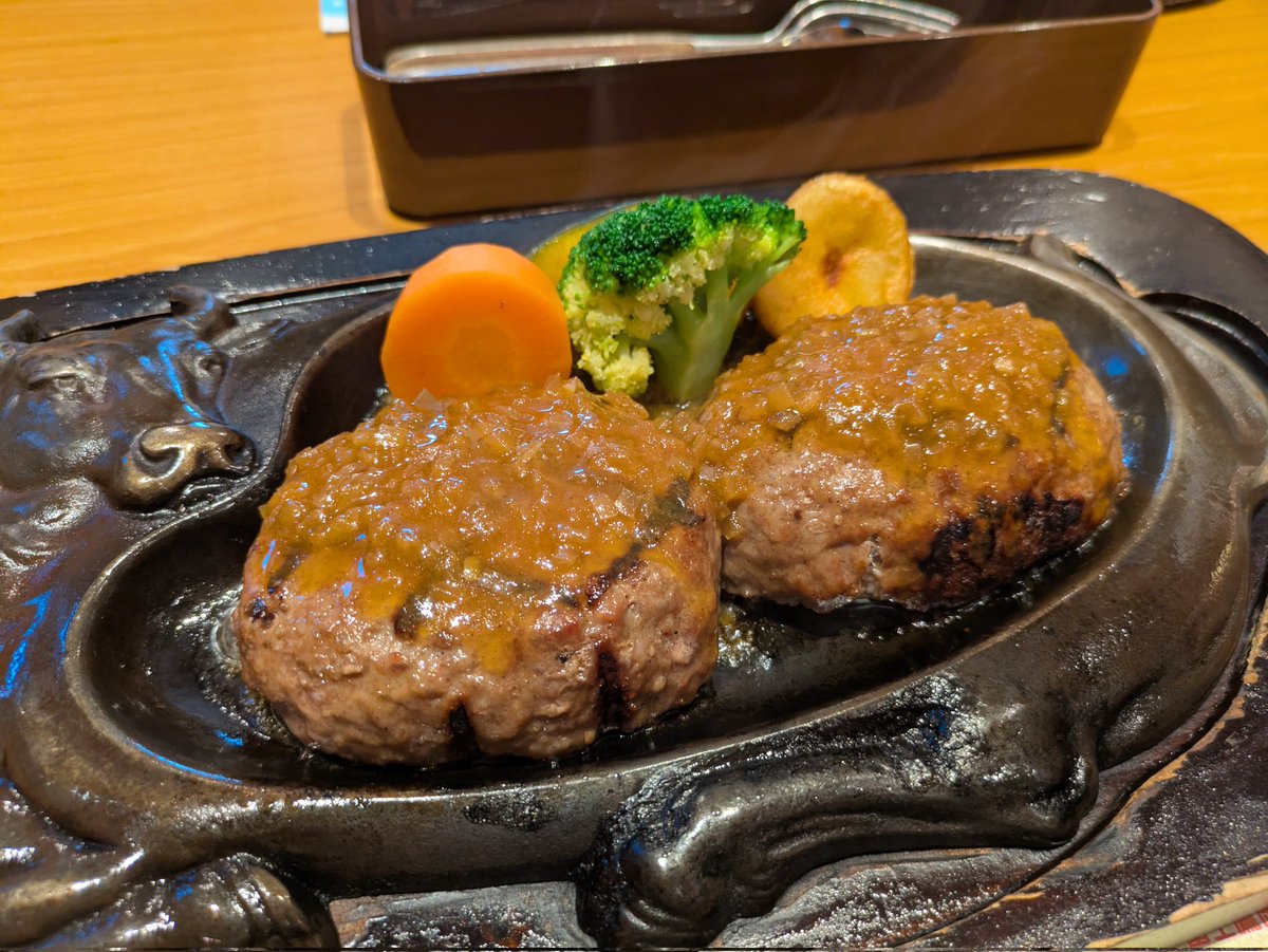 ShizGRB_A's tweet photo. 本日は朝から浜松のスズキ歴史館に、会社のバイク部のお二人と行って来ました。
さわやかって初めて食べたけど美味しいんですね。 https://t.co/oPHoRf77gx