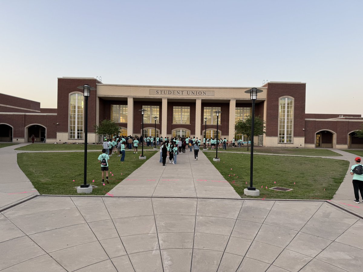 🦅Proud of our students for stepping up and giving back during the Big Event! Your hard work and heart for service make a difference <a href="/StucoEaton/">EHS StuCo</a> . Go Eagles! #BigEvent #EaglePride #CommunityFirst