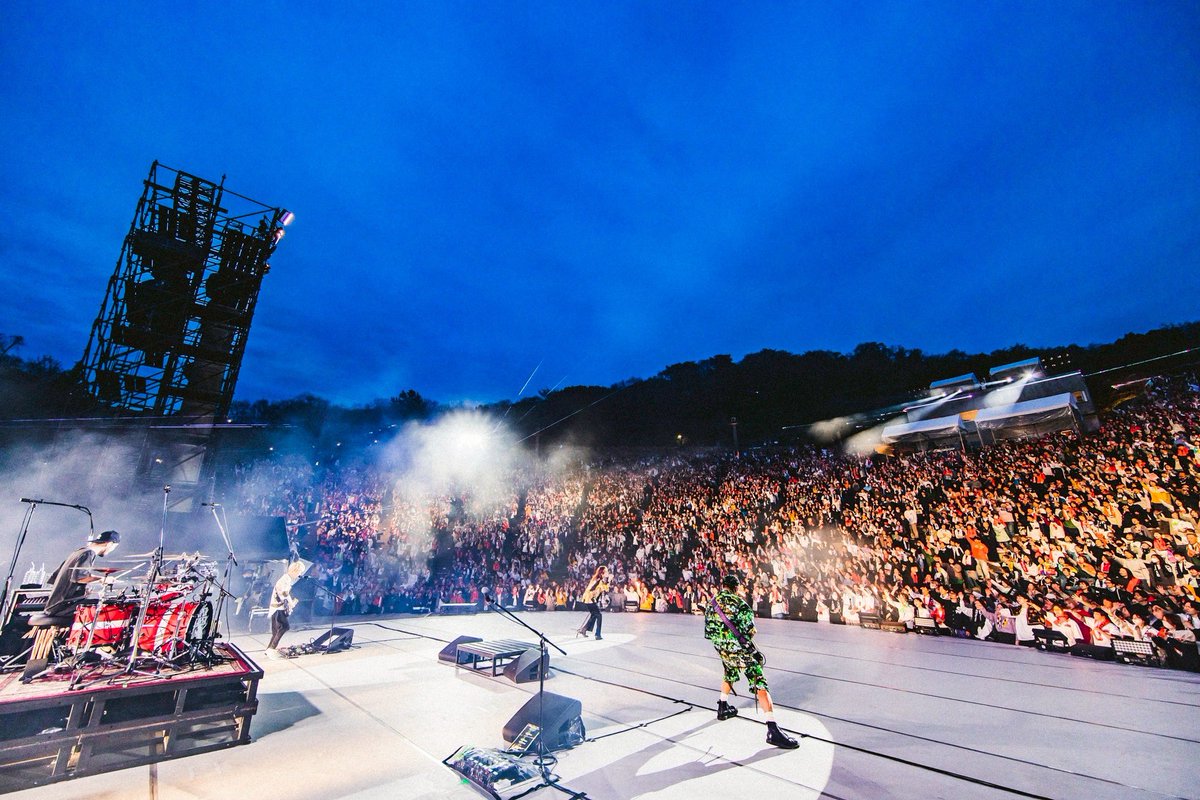 super_beaver's tweet photo. 【#ビルシロコモリヤマ 】

都会のラクダ 野外TOUR 2024
〜ビルシロコ・モリヤマ〜

さぬき市野外音楽広場テアトロン -Day1-

振替公演の追加日程！
今日にしかない最高の時間をあなたと共有できたことを嬉しく思います！

ありがとうございました！！

photos by @cazrowAoki 
#SUPERBEAVER https://t.co/BjT9nMFhqP
