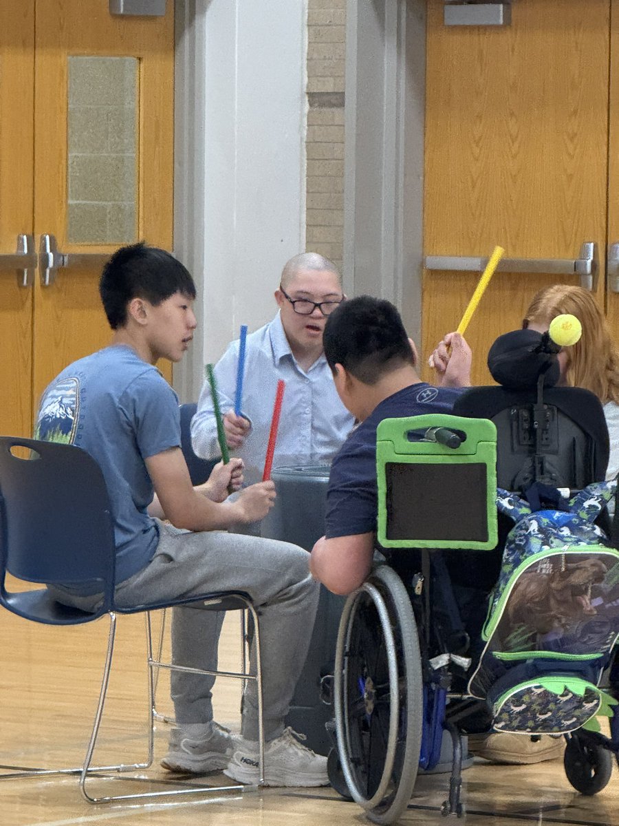 tamrdop's tweet photo. Inclusion through sit down dance and drumming #SHAPEAmerica #specialolympics #BPS https://t.co/fz6KfXKyat