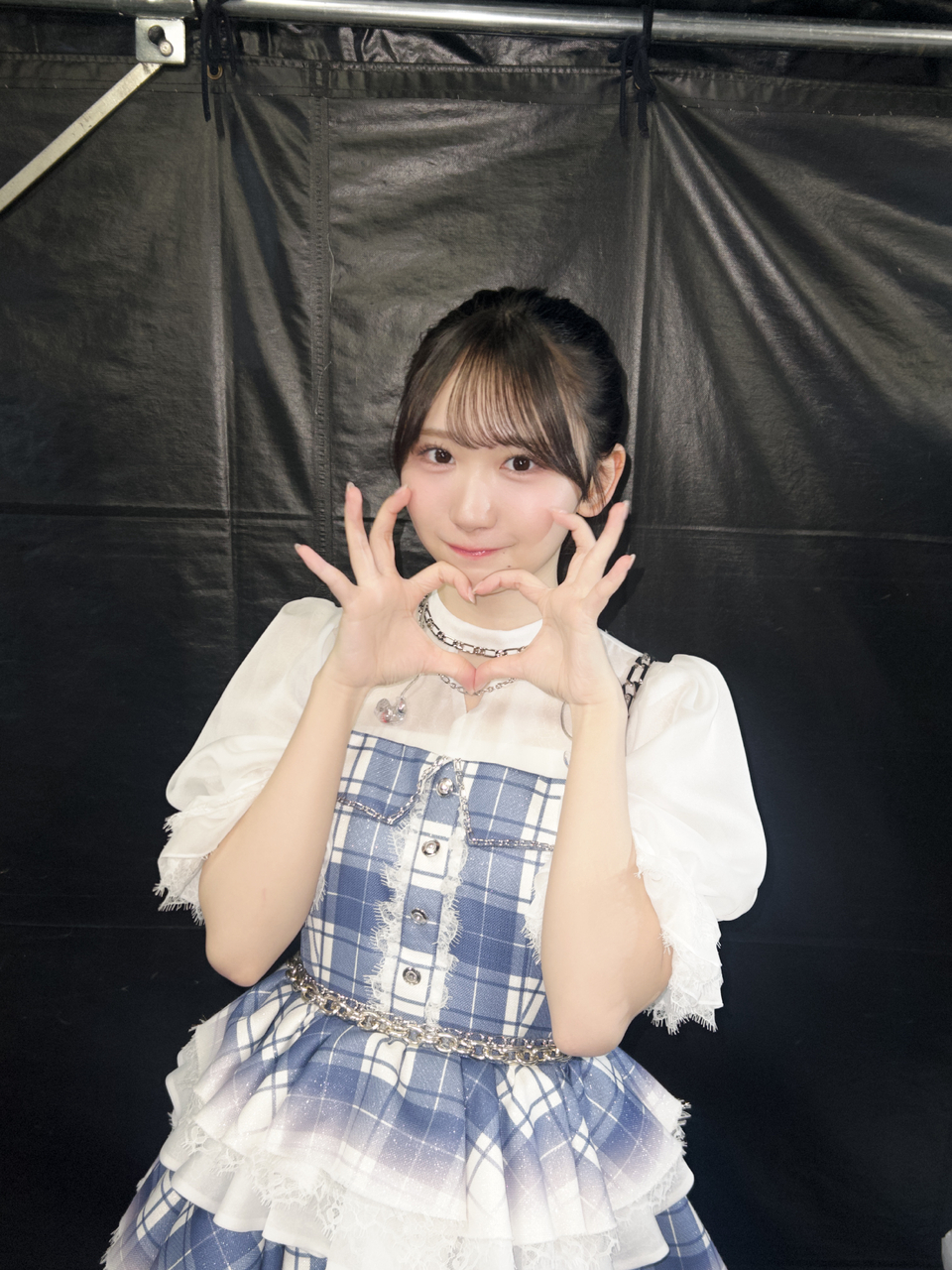 日向坂46　藤嶌果歩　ハピマジOP衣装　直筆サイン入り生写真　ヒキ 日向坂46 藤嶌果歩 ハピマジOP衣装 直筆サイン入り生写真 ヒキ
