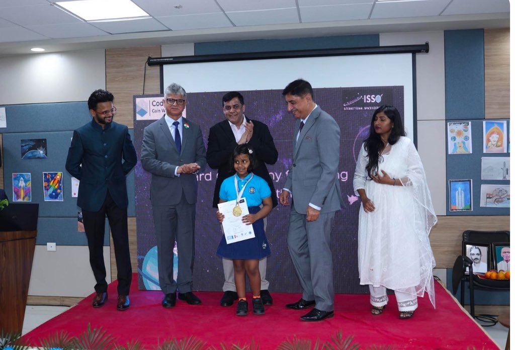 CodiMaths's tweet photo. @SpaceX @NatReconOfc Some of the fantastic work done by young innovators participated in inauguration of International Space Science Olympiad.
#codimaths #isso #spacex #spaceeducation https://t.co/PFMG1cFyiz