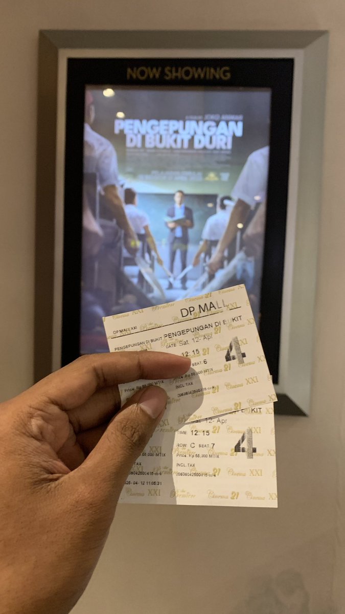 rockgeen's tweet photo. Lebih tegang dari film horor, intens sekali tidak dikasih jeda untuk bernapas....

Terimakasih bang @jokoanwar
&amp; @ComeandSeePics udah dikasih kesempatan nonton duluan. Pengepungan di Bukit Duri 9/10 https://t.co/7Y66gqSOWy