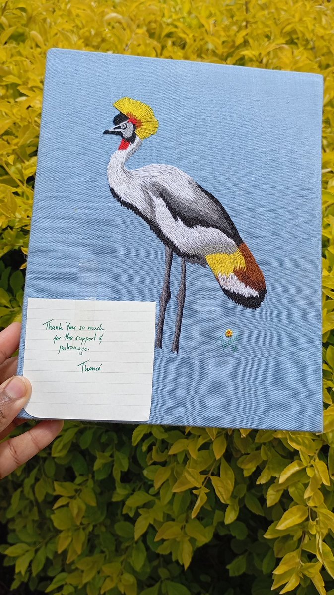 karegiann's tweet image. Been working on a commissioned based artwork this past week...framing the artwork really make the difference 

#embroidery
#threadpainting
#handembroidery