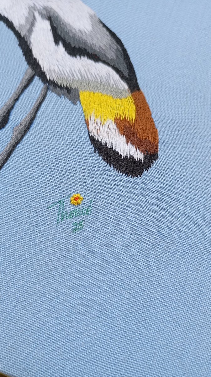 karegiann's tweet image. Been working on a commissioned based artwork this past week...framing the artwork really make the difference 

#embroidery
#threadpainting
#handembroidery