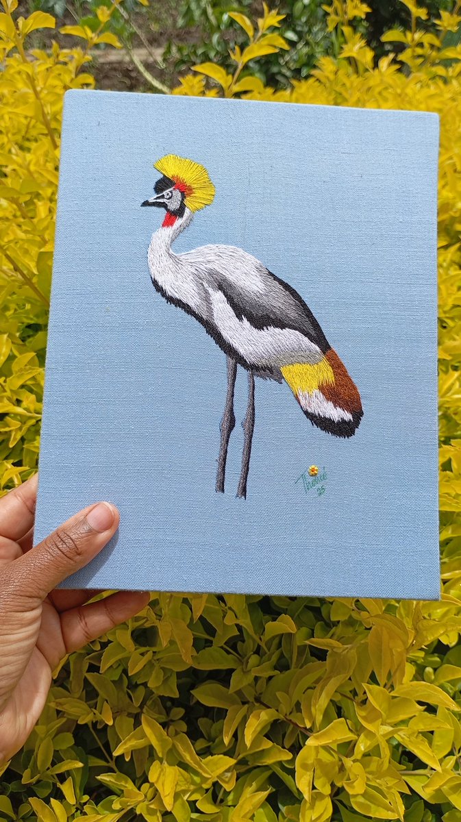 karegiann's tweet image. Been working on a commissioned based artwork this past week...framing the artwork really make the difference 

#embroidery
#threadpainting
#handembroidery
