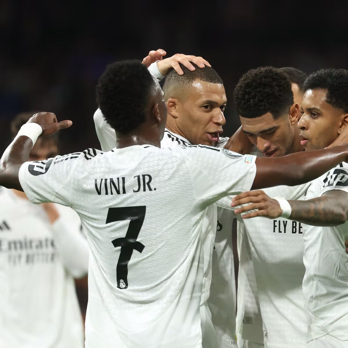 JuandaRM7's tweet photo. 🚨𝐌𝐄𝐆𝐀 𝐒𝐎𝐑𝐓𝐄𝐎 𝐌𝐀𝐍𝐈𝐂𝐎𝐌𝐈𝐎🚨

Si el Real Madrid REMONTA la eliminatoria contra el Arsenal, vamos a regalar 𝐓𝐑𝐄𝐒 (𝟑) 𝐂𝐀𝐌𝐈𝐒𝐄𝐓𝐀𝐒

Seguir a @Topjersey10 y @JuandaRM7 
- Hacer RT 
- (opcional) nombrar a quien quieras para más participaciones https://t.co/zM8wBojEvE