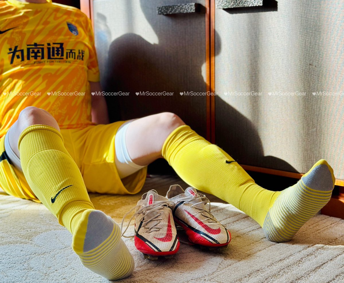 44码的大脚丫子，谁来给按按