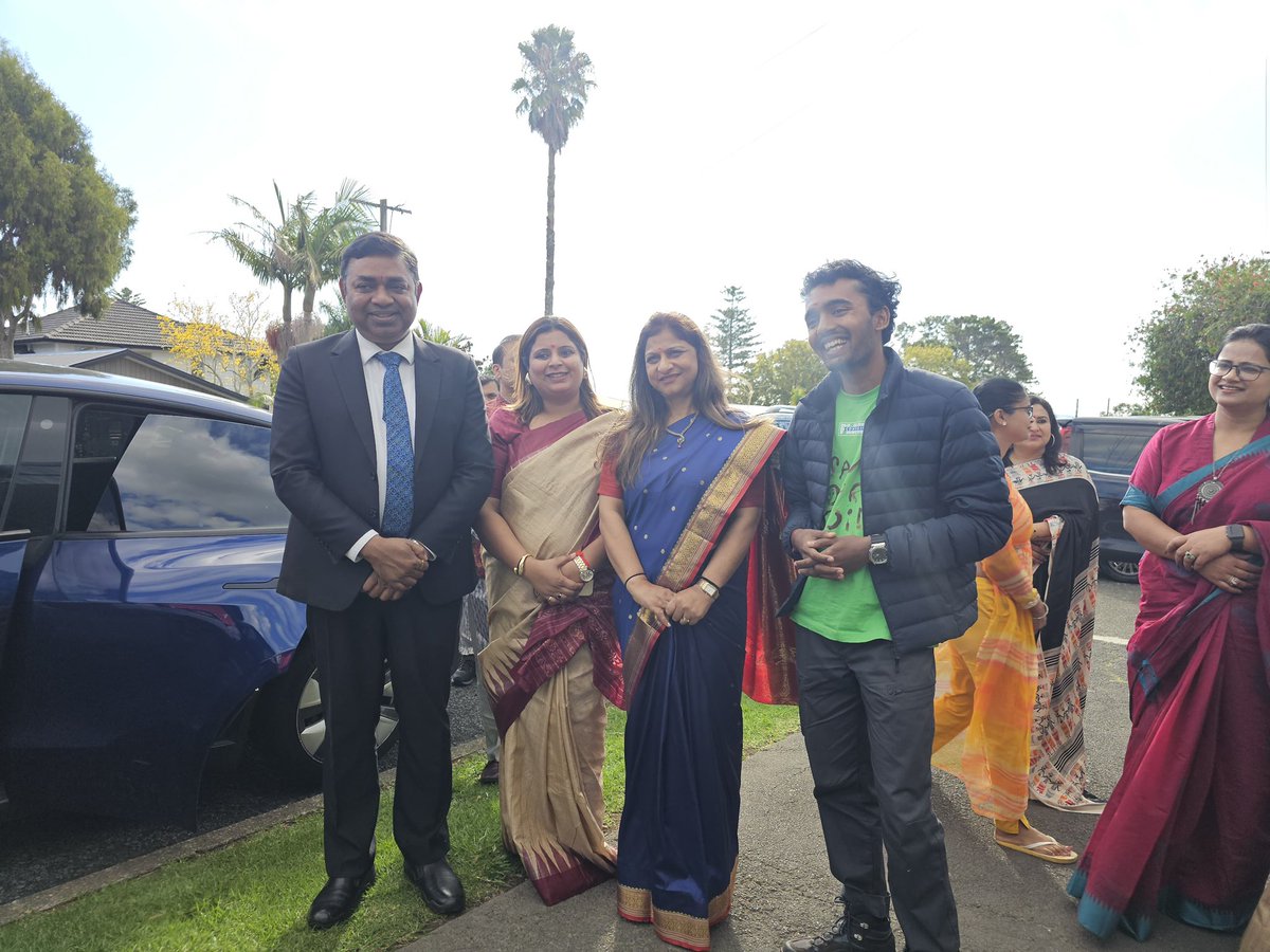 soilsahiljha's tweet photo. I’m 19. On a bicycle. Riding 20,000 km across 4 continents to fight the global SOIL crisis.

Today in Auckland, I shared my mission with the High Commissioner & Consul General of India to New Zealand @IndiainNZ at #BiharDiwas.

This is for our farmers. Our food. Our future.
The world needs to #SaveSoil .

Before my departure from New Zealand on 15th April, I would love to meet you @chrisluxonmp to present the voice of millions of people who are supporting the global movement to Save Soil.