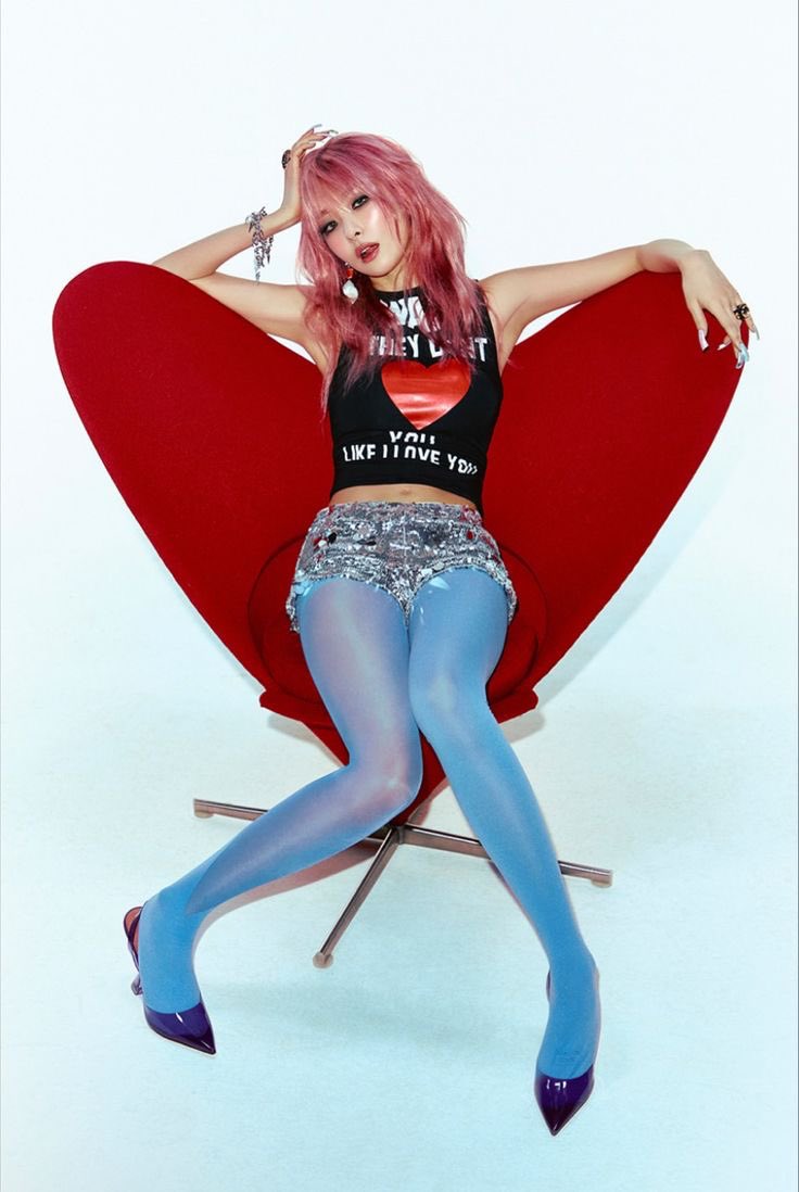 khai ⋆ tweet media