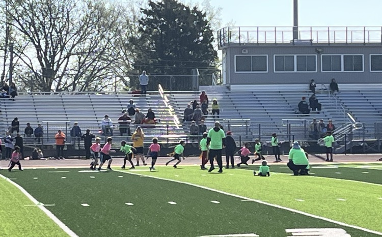 AfftonHS's tweet photo. Flag Football is underway and we had a great turnout. It is great to see the community being active and having fun. I see this continuing to grow each and every year. Thank you to all the parents and students that volunteered and took the time to make this opportunity available https://t.co/PNKdMOGdDF