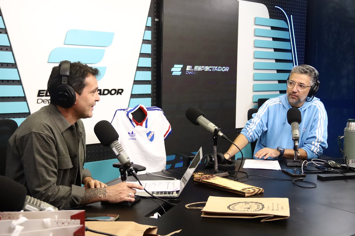 espectadores810's tweet photo. Hoy salimos a la cancha por El Espectador Deportes con @_gerperez y @jptaborda74 

📻 810 AM — 92.5 FM https://t.co/Z75OPqEtn4