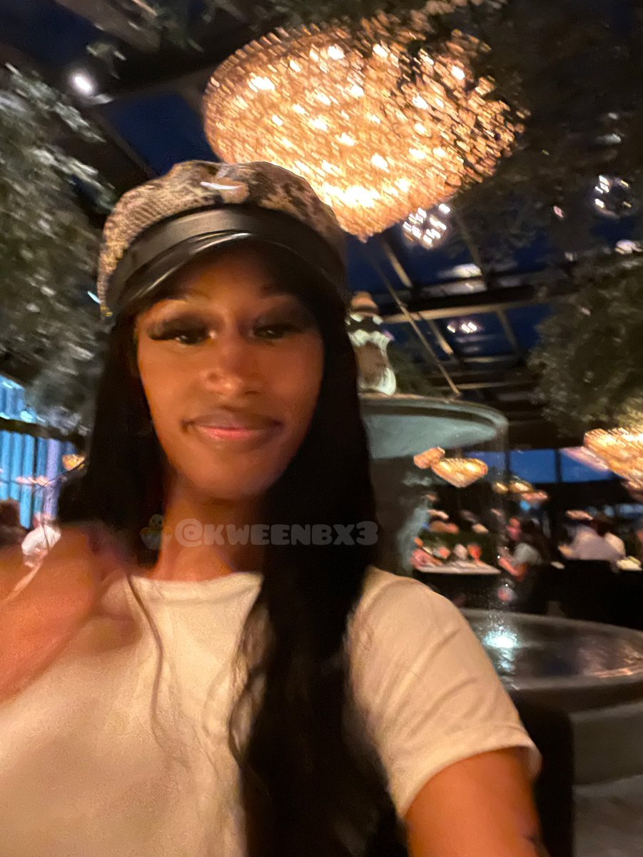 The Kween Bee 👸🏽🐝 tweet media