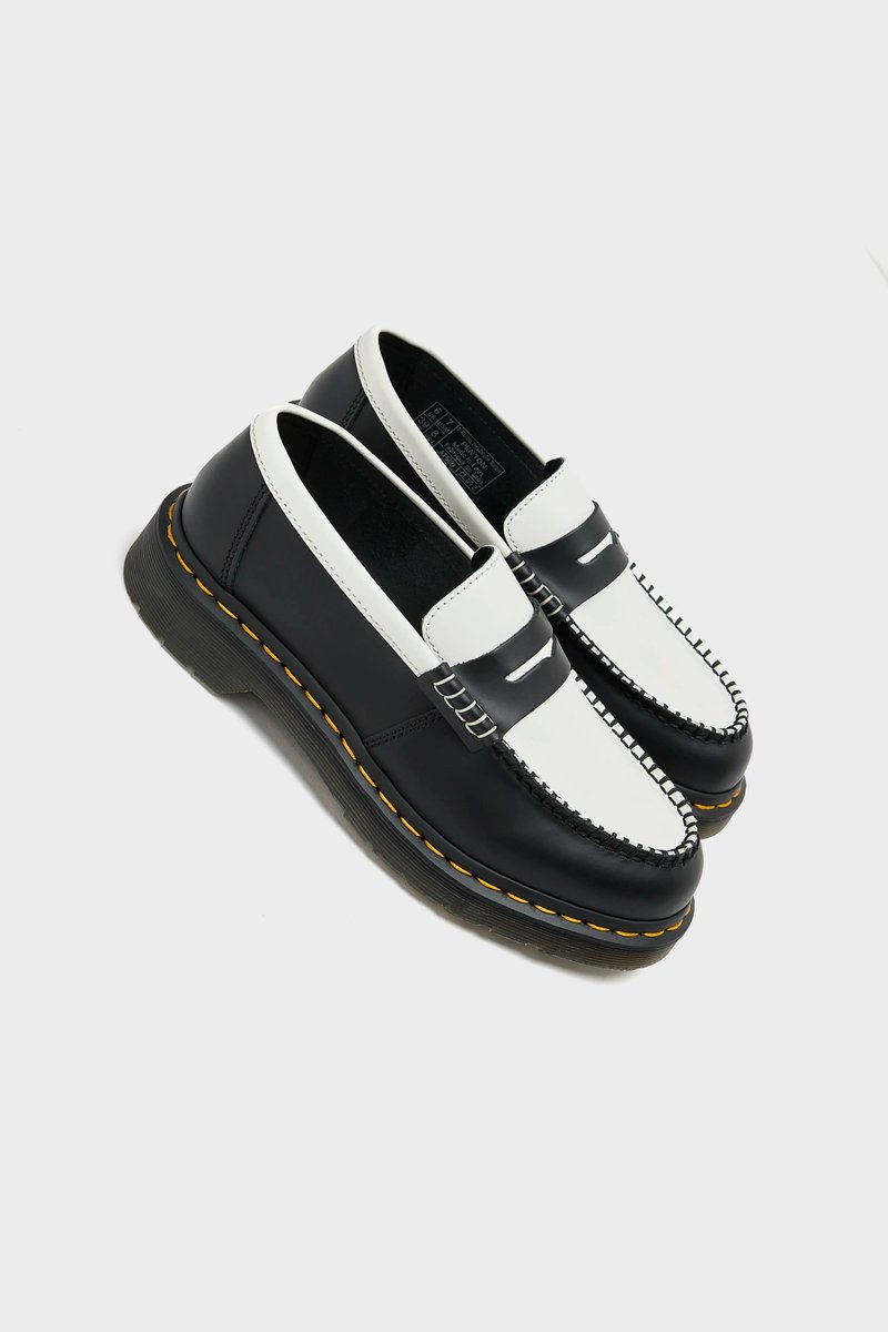 CaminoTV's tweet photo. Avec un bon pantalon plissé qui tombe sur la paire (133€ au lieu de 190€) 😮‍💨

Lien affilié : https://t.co/IJ1x5HWEYD https://t.co/cpOprV3c1s