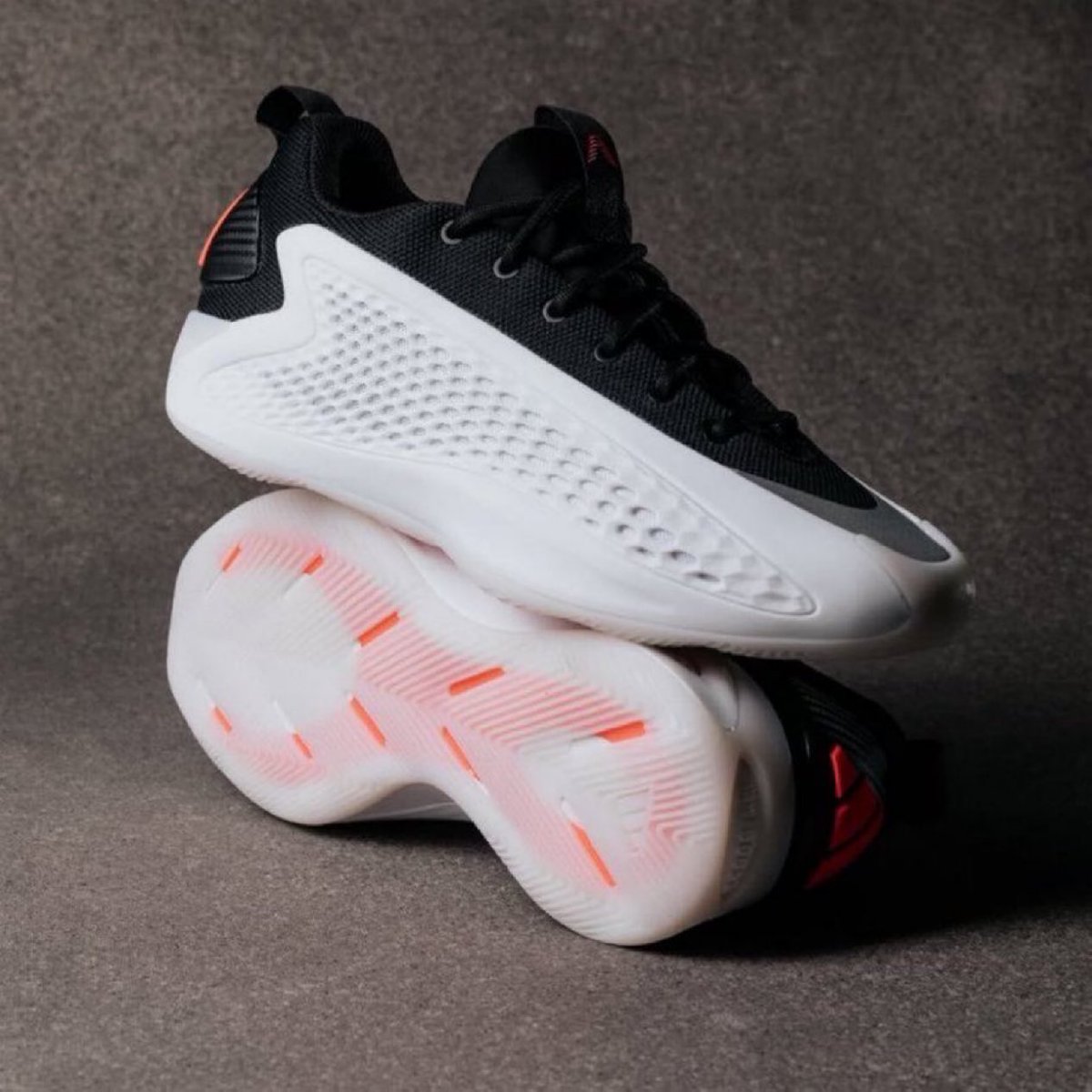 snkr_twitr's tweet photo. AD: RESTOCK + $88 at checkout 
adidas Anthony Edwards 1 Low 'Stormtrooper'  

Shop -> https://t.co/yQOFP54sgQ https://t.co/FDBDTmYuiR