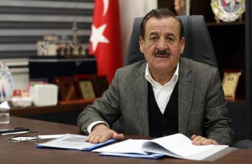 Muş/Hasköy önceki belediye başkanı, bölgenin  önemli kanaat öderi kiymetli Hikmet Karayel amcamızın geçirdiği kalp krizi sonucu vefatını derin bir üzüntüyle öğrendim. Rabbim Hikmet Amca’mıza rahmeti ile muamele eylesin. Mekanı cennet, makamı âli olsun.