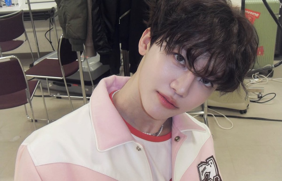 njmhae's tweet photo. pretty pretty boy ₊˚⊹♡ https://t.co/FWe03WQ583