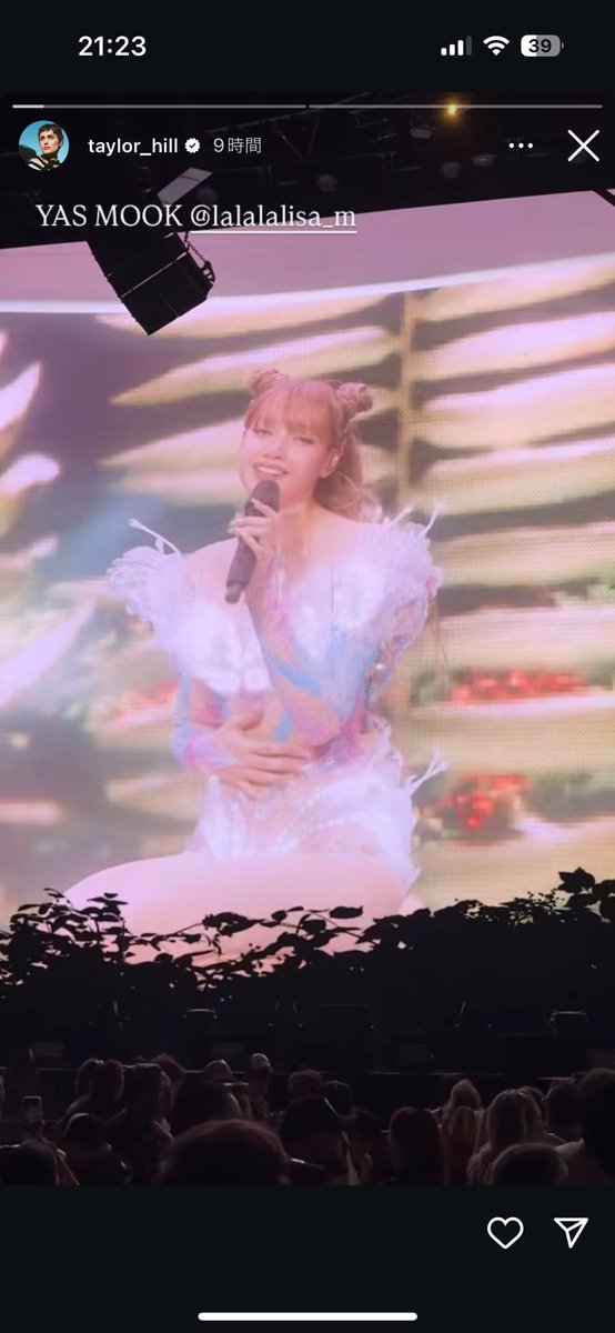 asamanobal's tweet photo. 私の青春時代の推しTaylorHill様がインスタにLISA載せてるの嬉しい🥲💗 https://t.co/sZFDYVHs1M