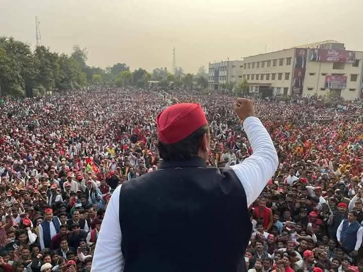AshishB08031364's tweet photo. ये तो सिर्फ एक विधानसभा की ताकत है, अभी 403 विधानसभा की समाजवादी सेना बाकी है।
देख लो चटनी वीर https://t.co/e7JvyNhh3l