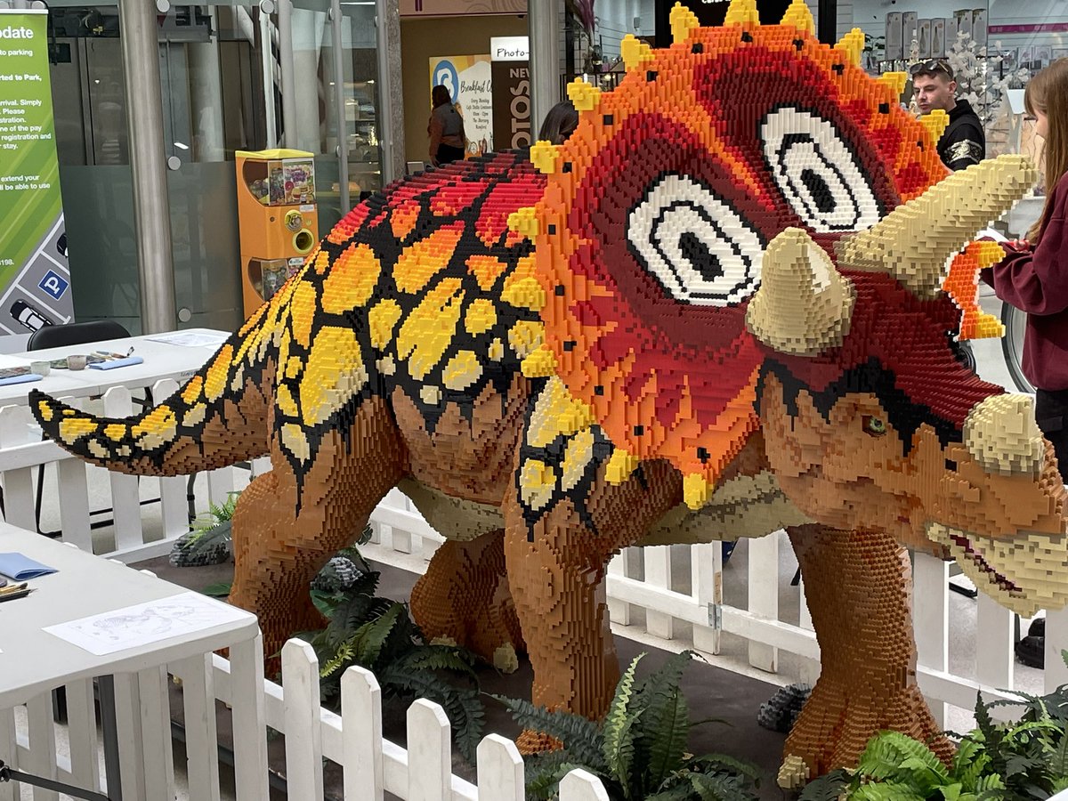 FatherFantaskis's tweet photo. Saw these #Lego pieces in #TheLiberty centre in Romford. @WryCritic https://t.co/J0YDKrO9n7