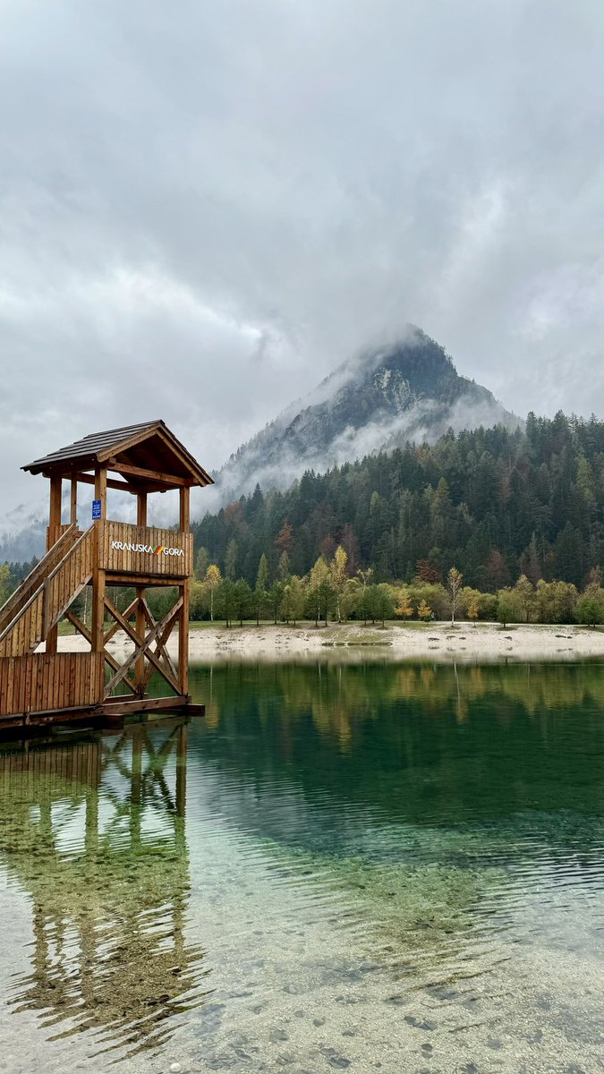 ieda____'s tweet photo. 📍Lake Jasna, Slovenia 🇸🇮 https://t.co/qTqQRj8h4z