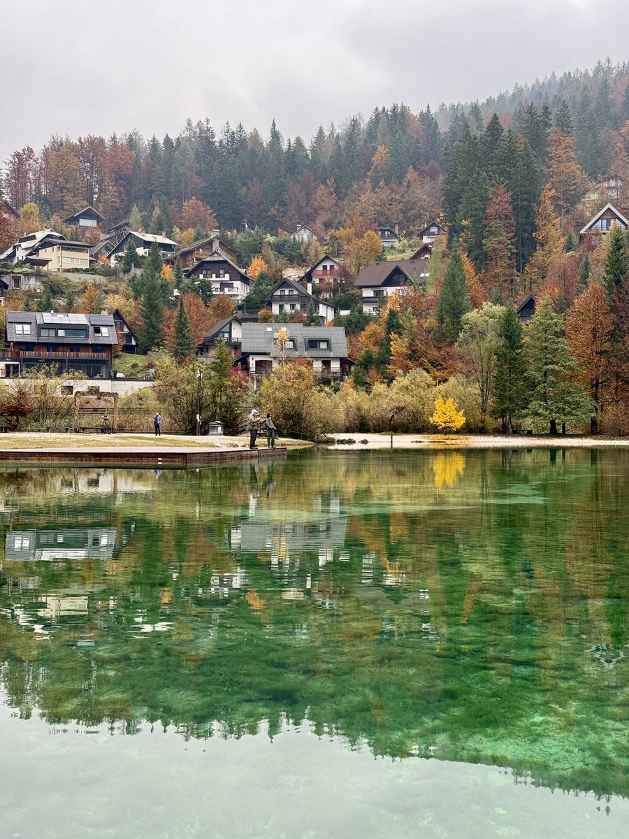 ieda____'s tweet photo. 📍Lake Jasna, Slovenia 🇸🇮 https://t.co/qTqQRj8h4z