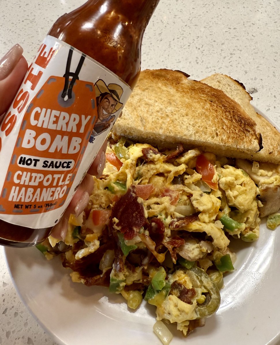 AussomAussie's tweet image. Wake up and blow the cobwebs out! This brekkie bowl&apos;s bringing the boom with a drizzle of our Cherry Bomb chipotle habanero hot sauce. Cheers mate! #CherryBomb #HotSauceLovers #SpicyBreakfast #KickstartYourMorning #AussomMoments #TeamAussom #hotsauce #chipotle #habanero