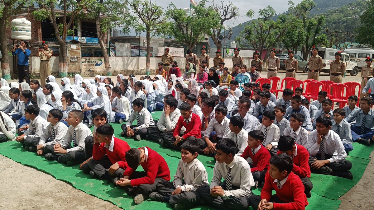 CentreDoda's tweet photo. An impactful environmental awareness drive was held at #Khalleni by Live For Others Foundation with 48 RR, Talla Jewellers &amp; others. DC Doda @harvinder_ias flagged off the event, stressing cleanliness, waste mgmt &amp; public participation. #CleanDoda #GreenMission @diprjk https://t.co/gLE0r0Zk8n